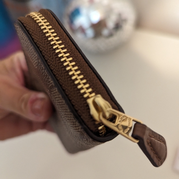 Coach EUC Signature Brown Monogram Small Card Holder Perfect Condition - Picture 6 of 9